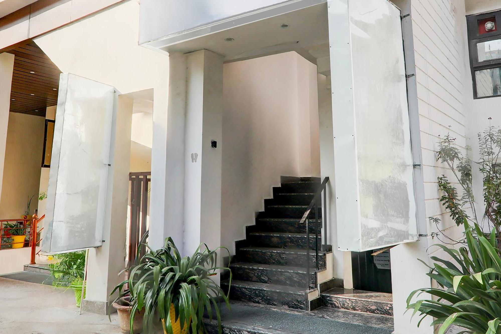 Super Hotel O Insaf Nagar Munshipuliya Formerly Vibrant Chinhat 외부 사진